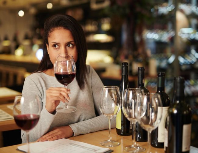 O segredo por trás da taça: como a água pode transformar a degustação de vinhos